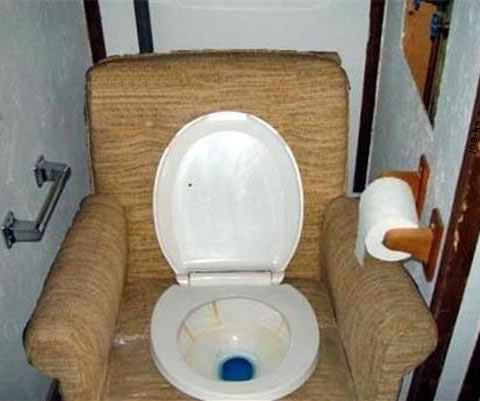 redneck-couch-toilet.jpg