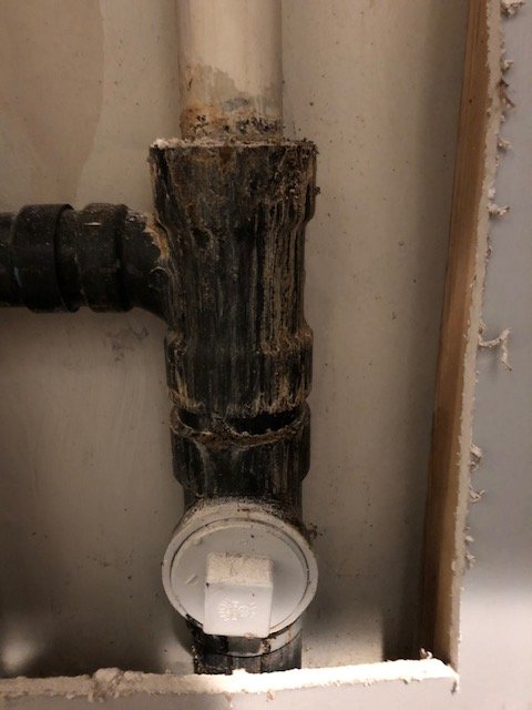 base of drain pipe_Leakage 2.jpg