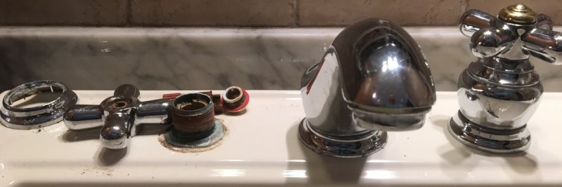 Bathroom faucet2.JPG