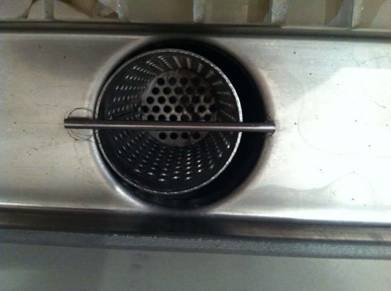 Channel body & strainer after a week use 001.jpg