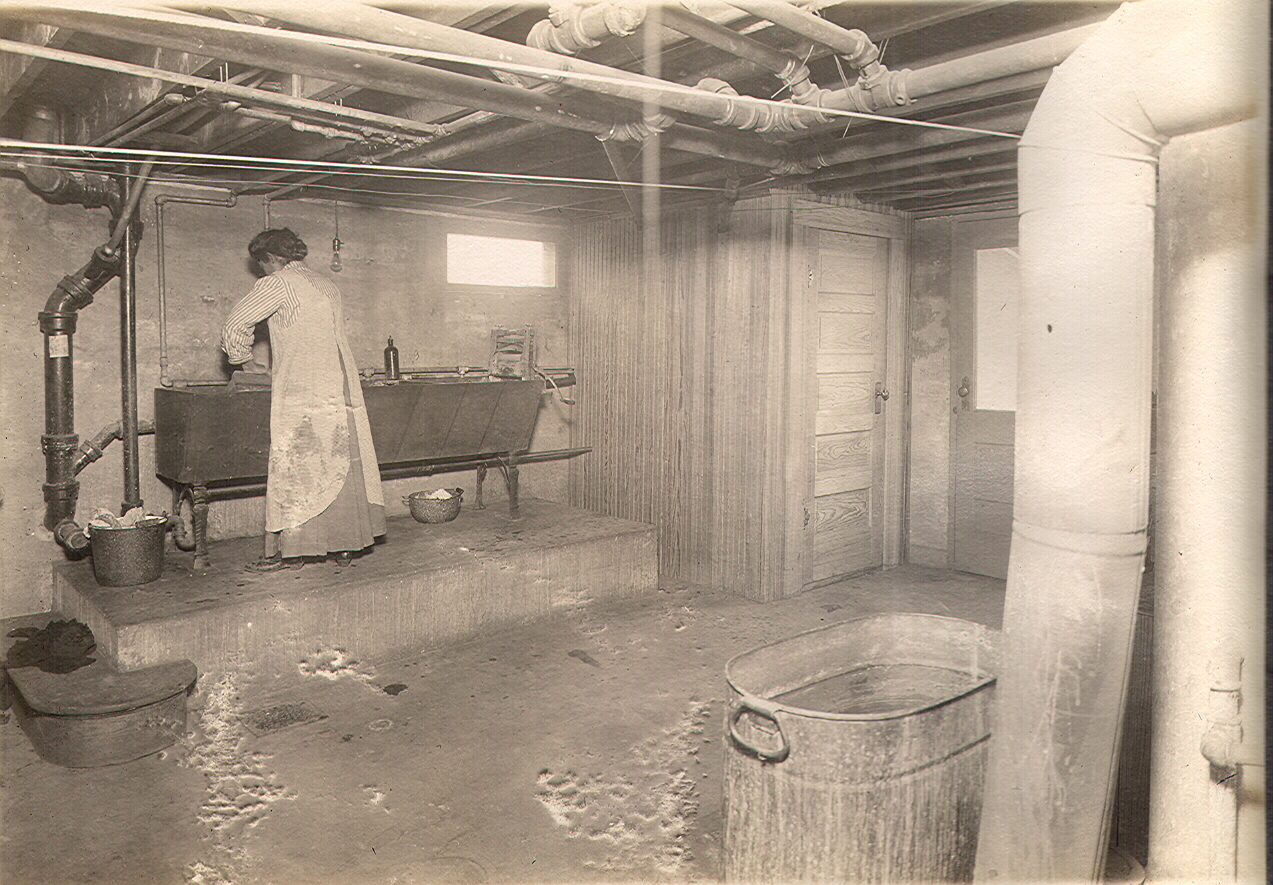 15+Laundry_1912.jpg