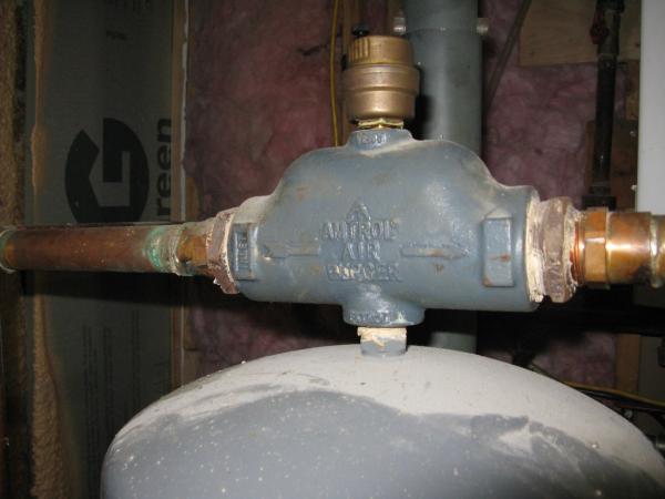 22982d1387050916-fitting-upgrades-additions-old-cast-iron-rad-hydronic-system-img_1565.jpg
