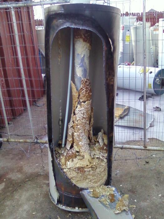 water-heater-corrosion.jpg