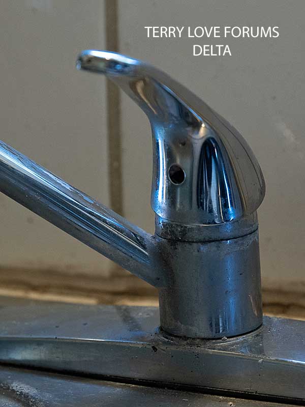 delta-kitchen-handle-repair-01.jpg
