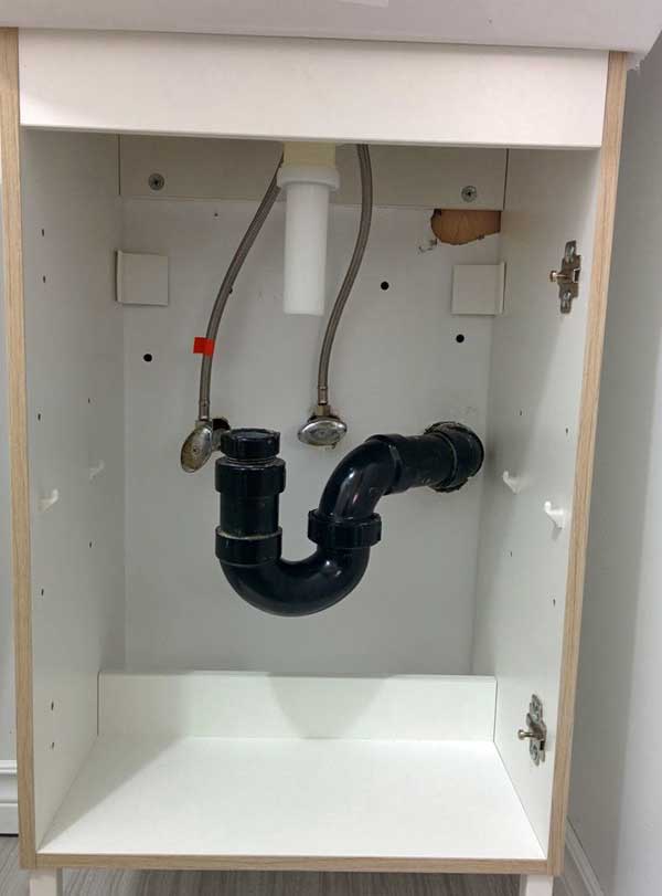 faucet-connection-to-wall.jpg