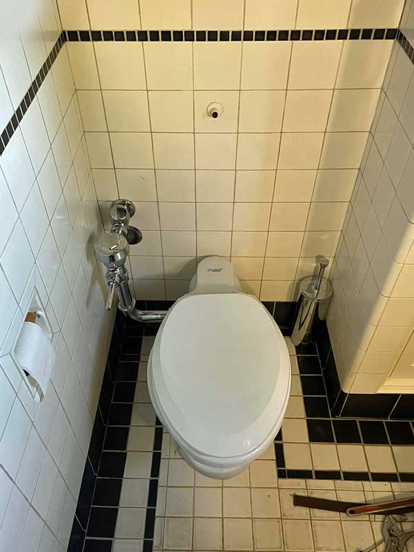 old-school-toilet-oconnor.jpg