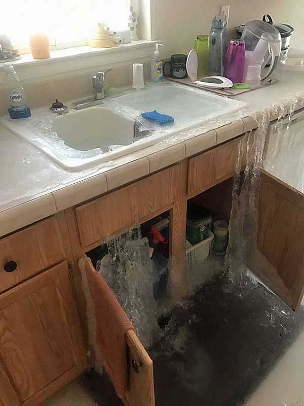 frozen bathroom sink pipes