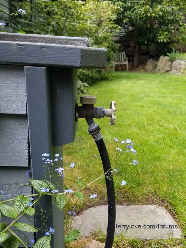 Home Depot HDX 1/2" diameter garden hose won't fit on outdoor faucet