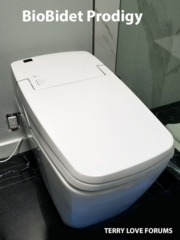 prodigy-smart-toilet-02.jpg