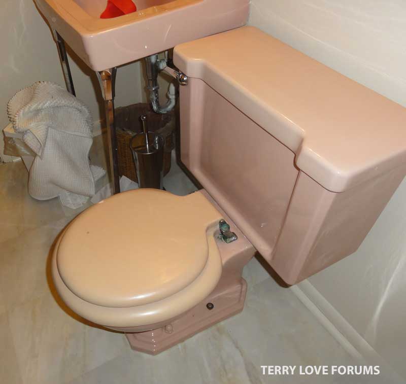 toilet-pink-02.jpg